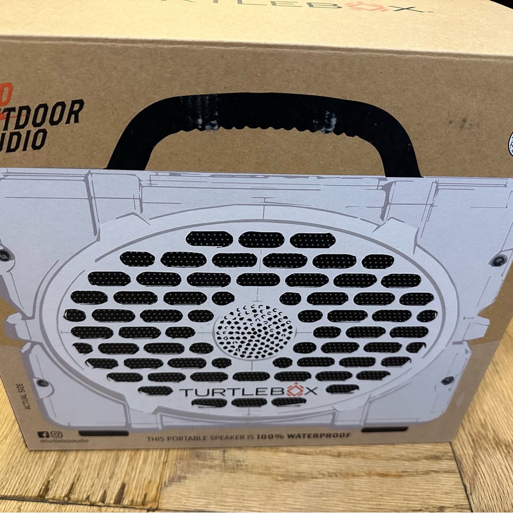 Turtlebox Grande Outdoor Audio Speaker - White and Black